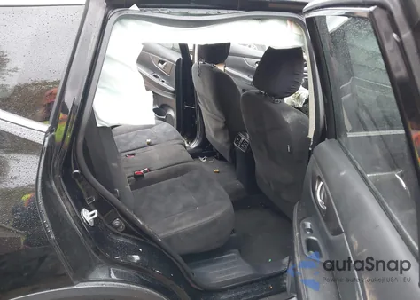 2015 Nissan Rogue Sv z USA, uszkodzony, nr VIN KNMAT2MVXFP572559